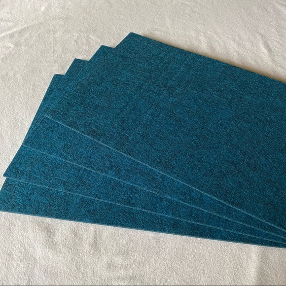 Blue felt placemats Set of 4 NEW - Picture 4 of 5